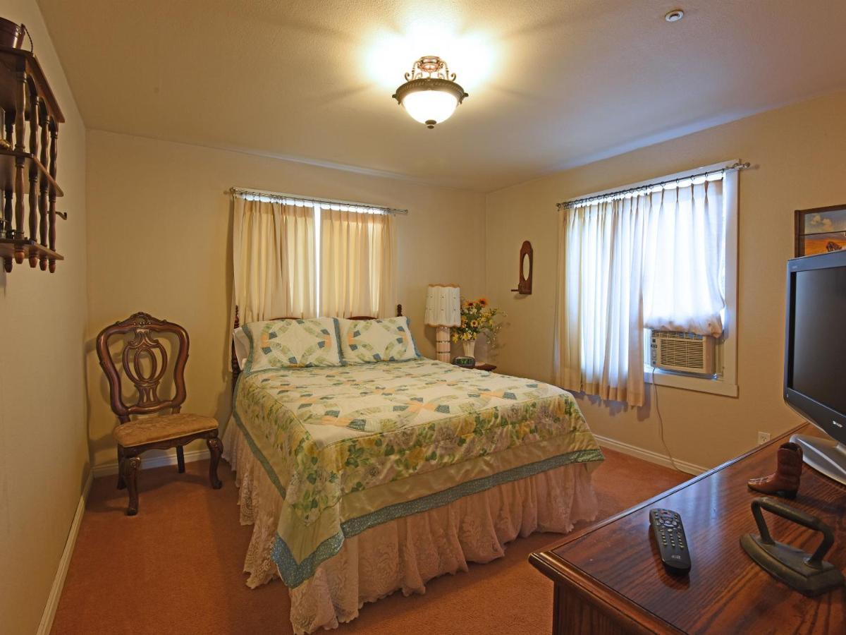 Pine Tree Inn Panaca Cameră foto